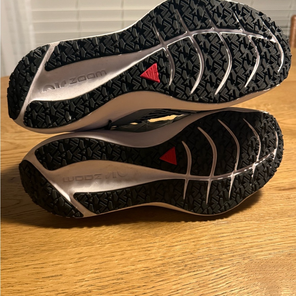 Nike Black and Gray Athletic Sneakers - Picture 4 of 6